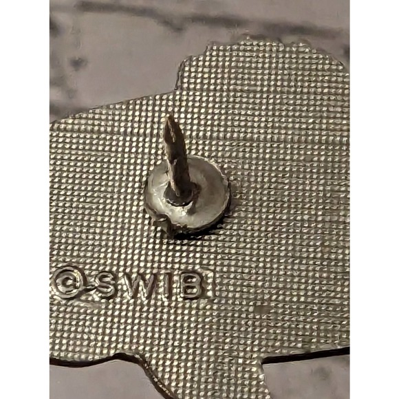 SWIB BASS FISH ENAMEL TIE TACK PIN - Picture 4 of 5